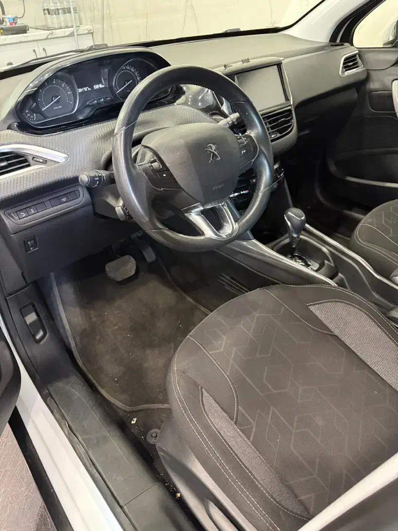 پژو 2008 اتوماتیک - 1397