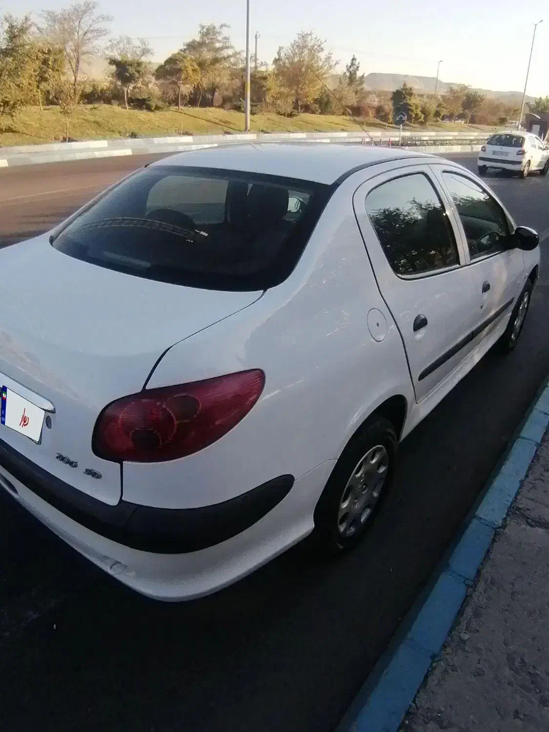 پژو ۲۰۶ صندوق دار v8 - 1395