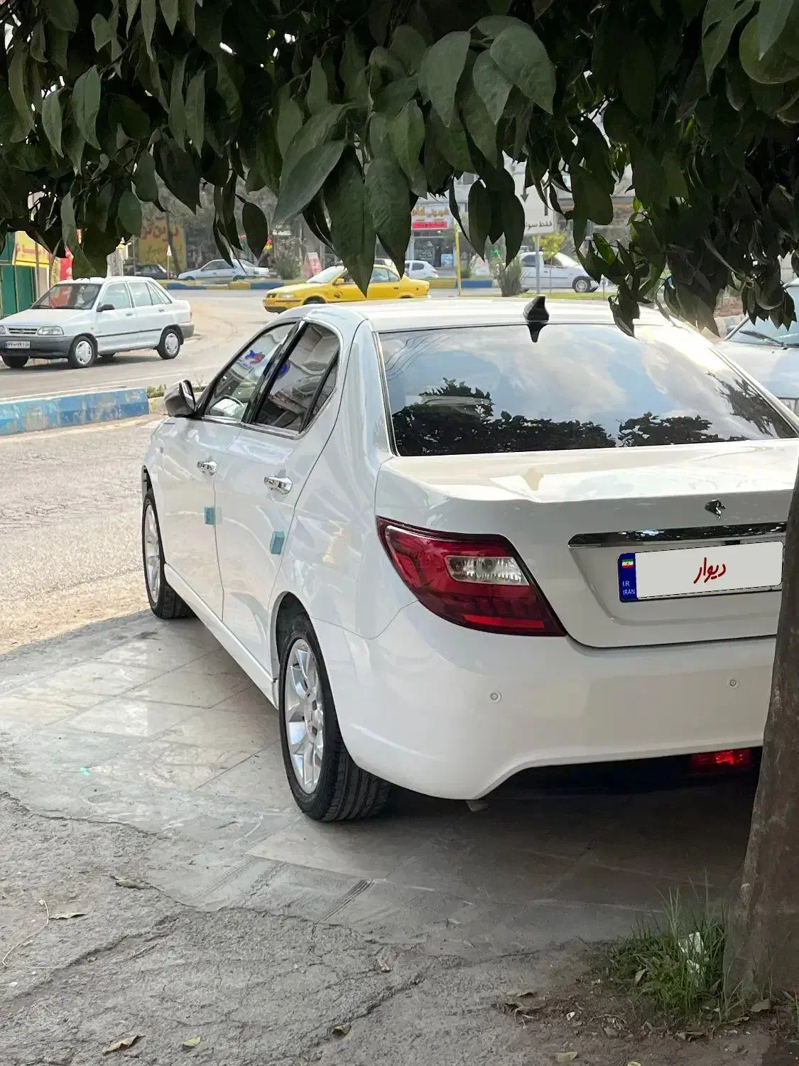 دنا پلاس تیپ ۲ سانروف ۴ ایربگ - 1403