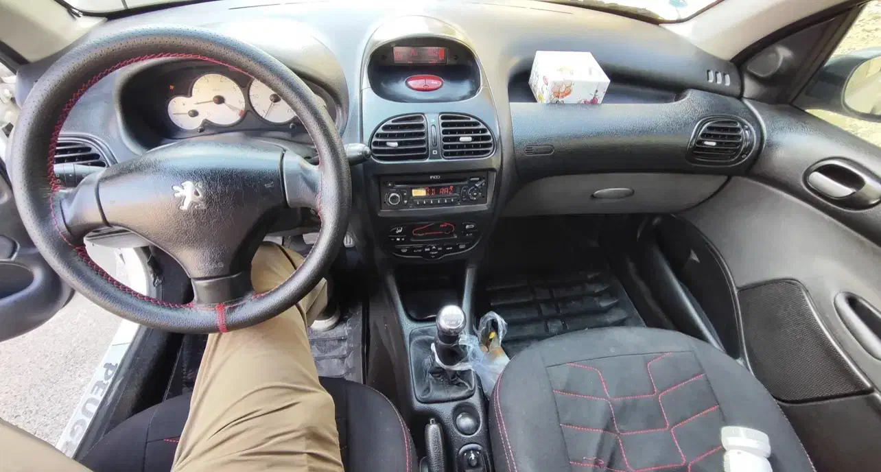 پژو ۲۰۶ صندوق دار v8 - 1396