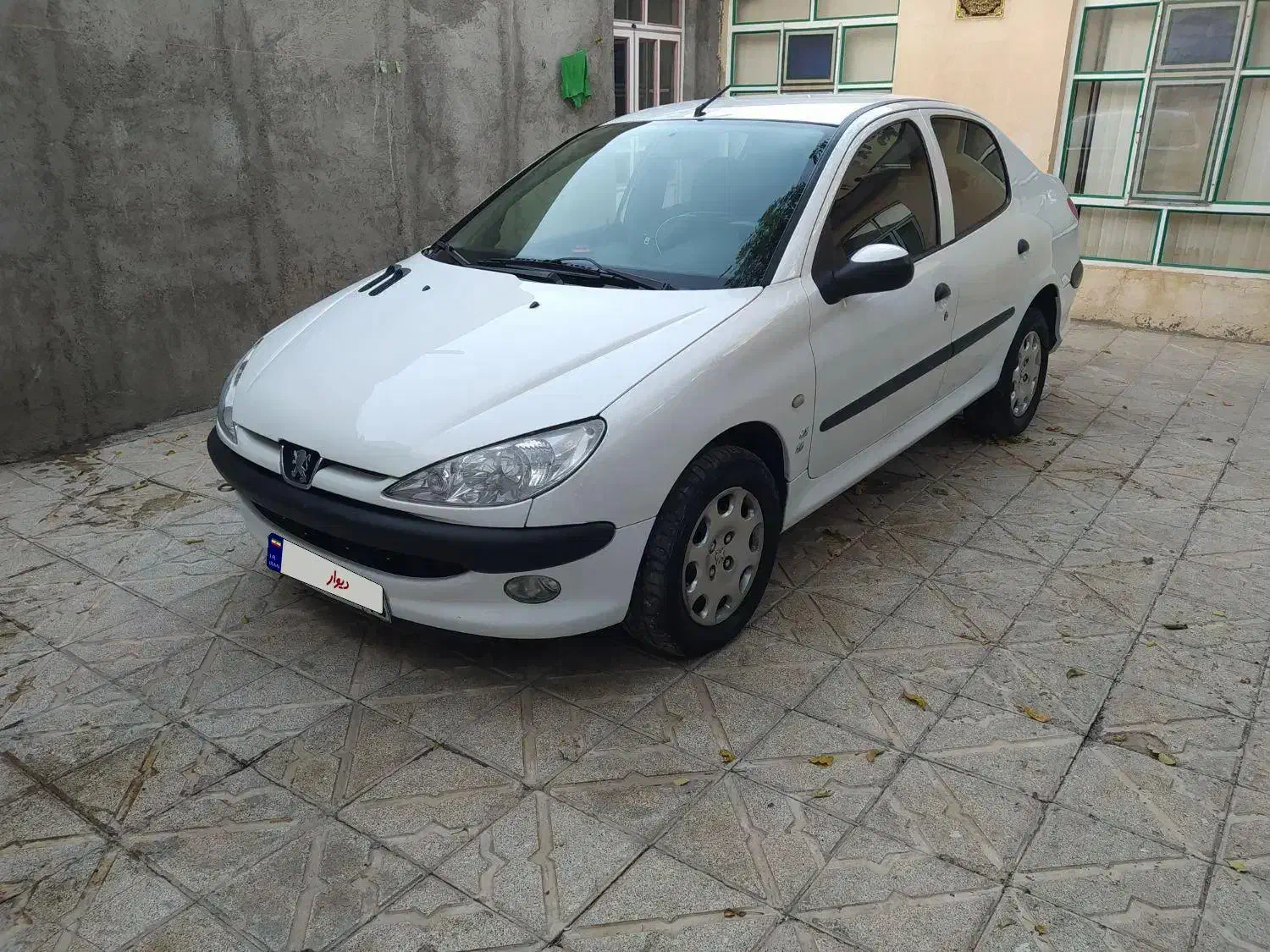 پژو ۲۰۶ صندوق دار v8 - 1396