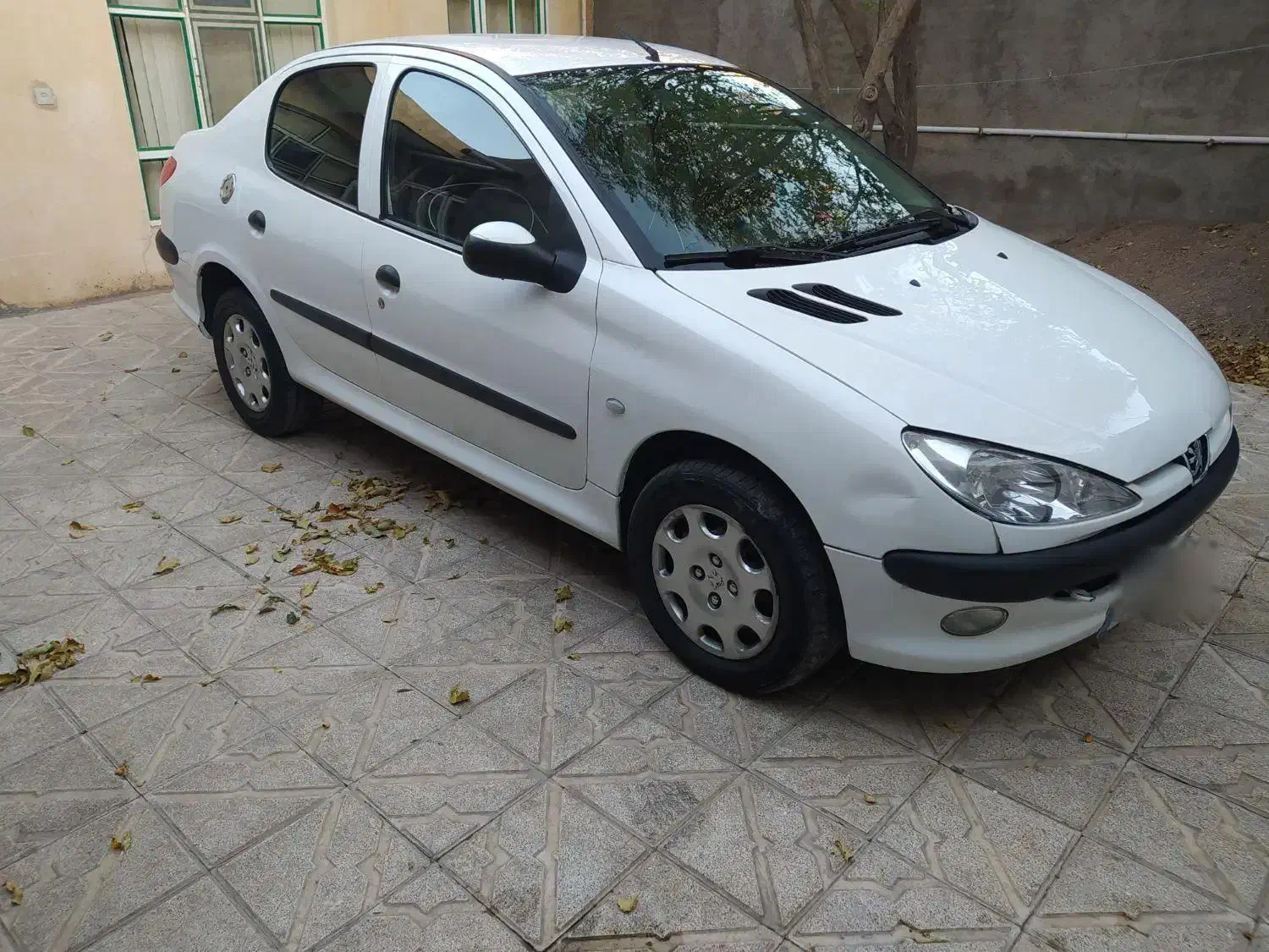 پژو ۲۰۶ صندوق دار v8 - 1396