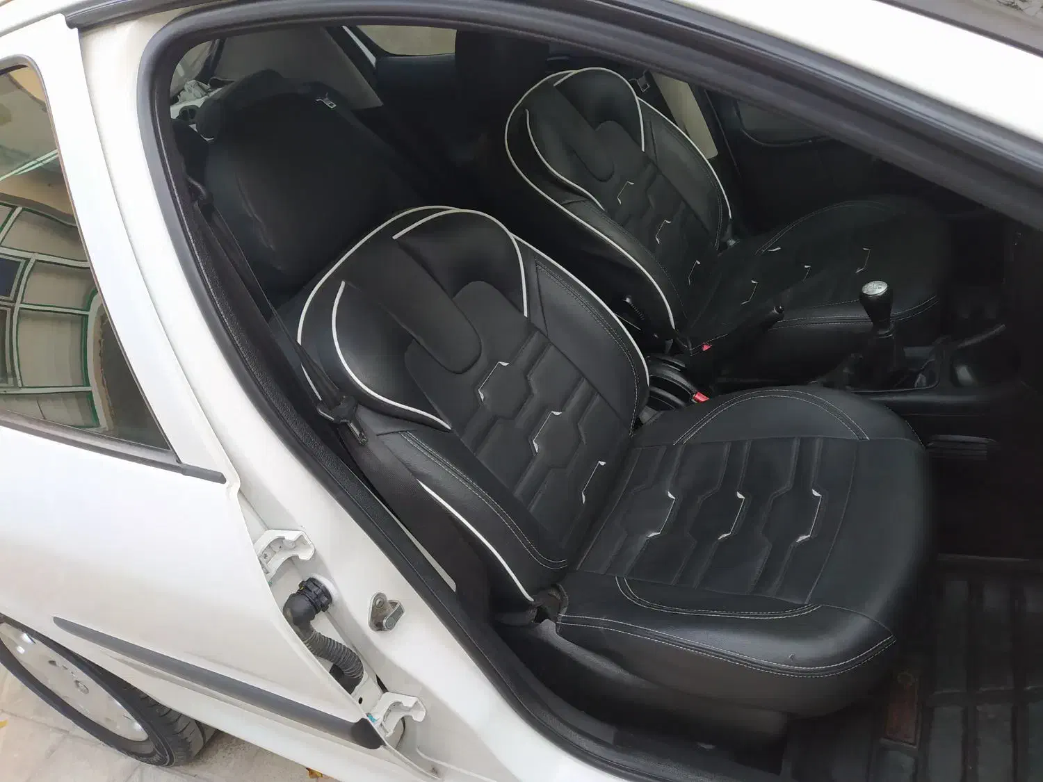 پژو ۲۰۶ صندوق دار v8 - 1396