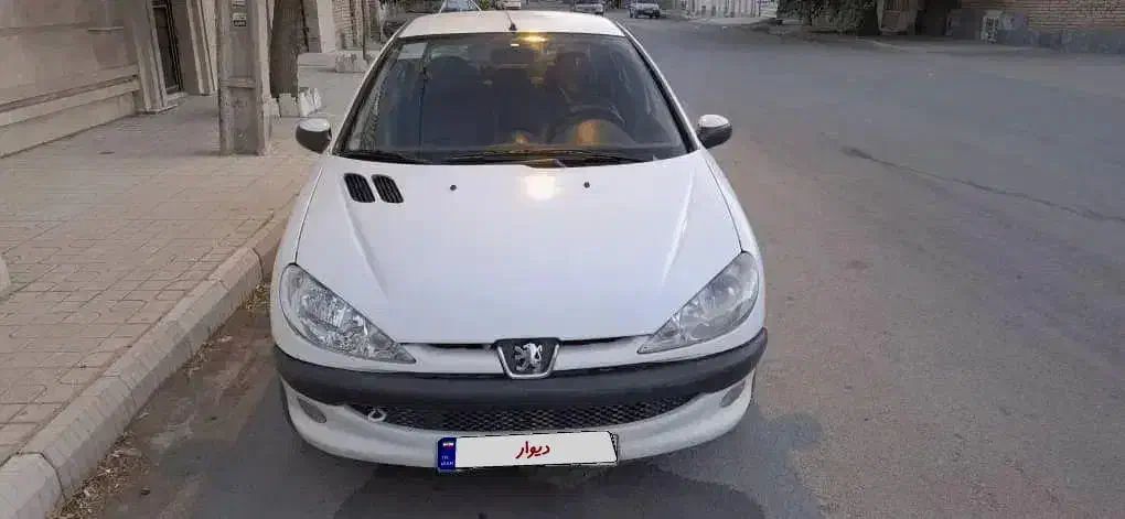 پژو ۲۰۶ صندوق دار v8 - 1394