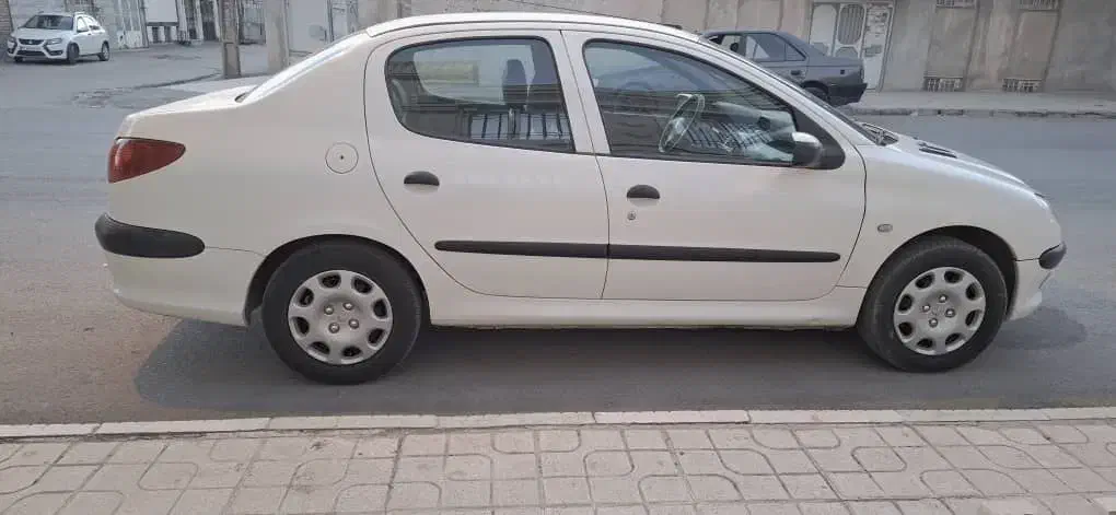 پژو ۲۰۶ صندوق دار v8 - 1394