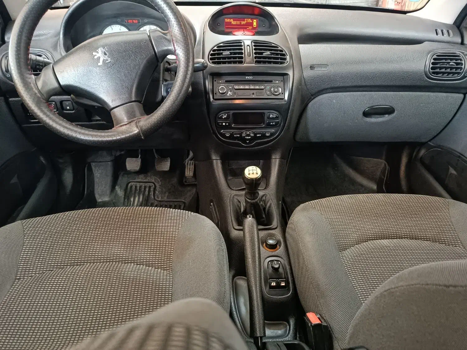 پژو ۲۰۶ صندوق دار v8 - 1394