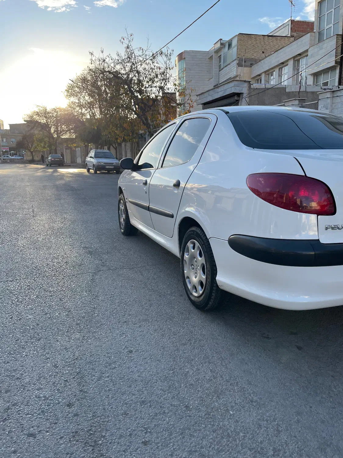 پژو ۲۰۶ صندوق دار v8 - 1396