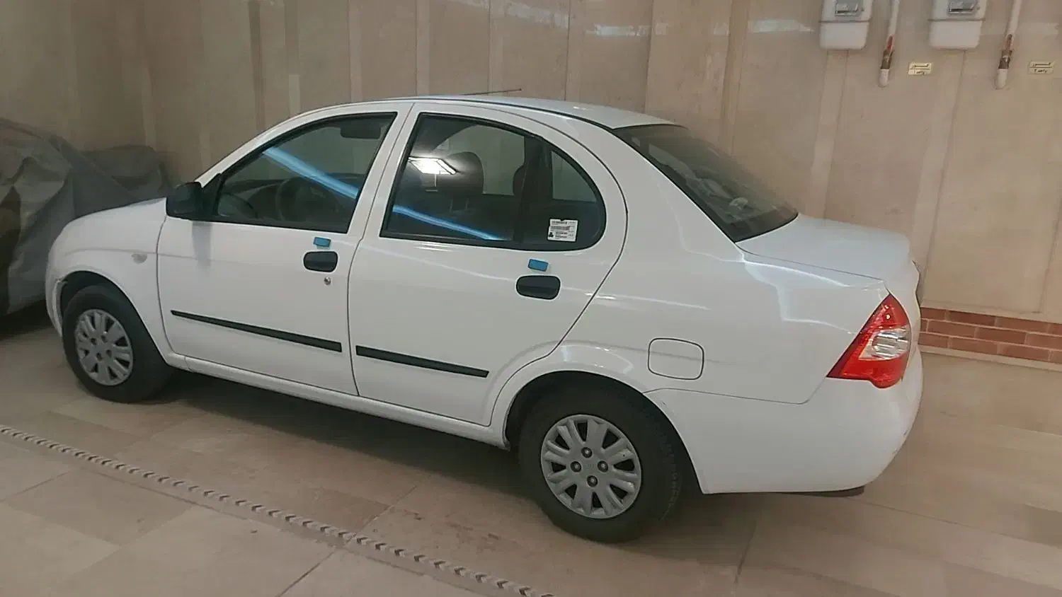 تیبا صندوق دار SL - 1401