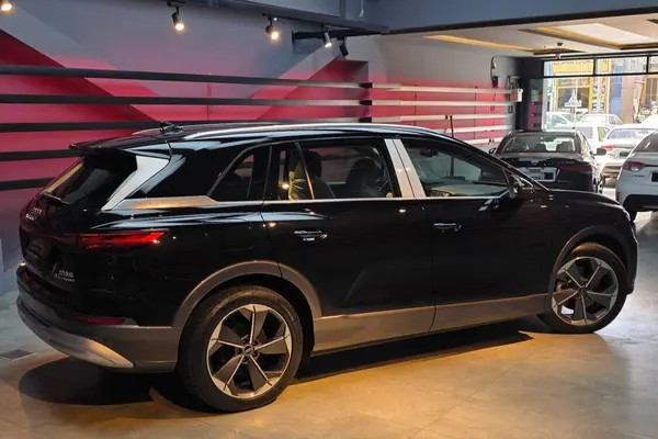 آئودی الکتریکی Q5 ۴۰ - 2024