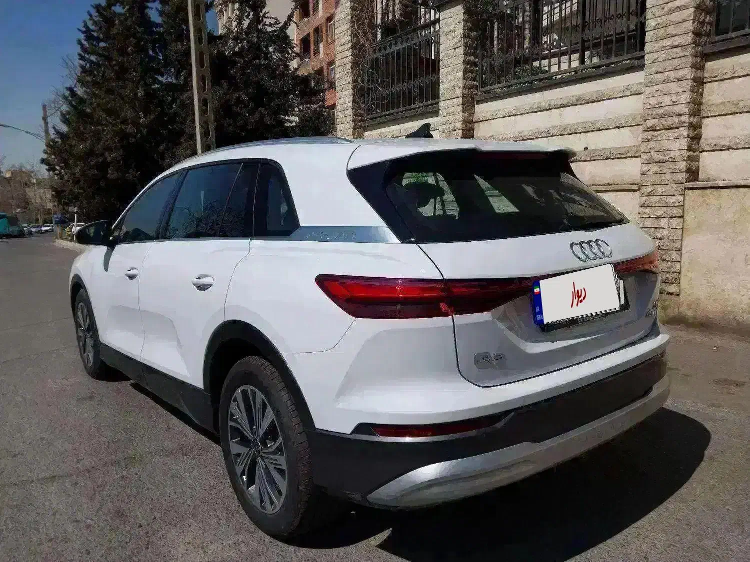 آئودی الکتریکی Q5 ۴۰ - 2024