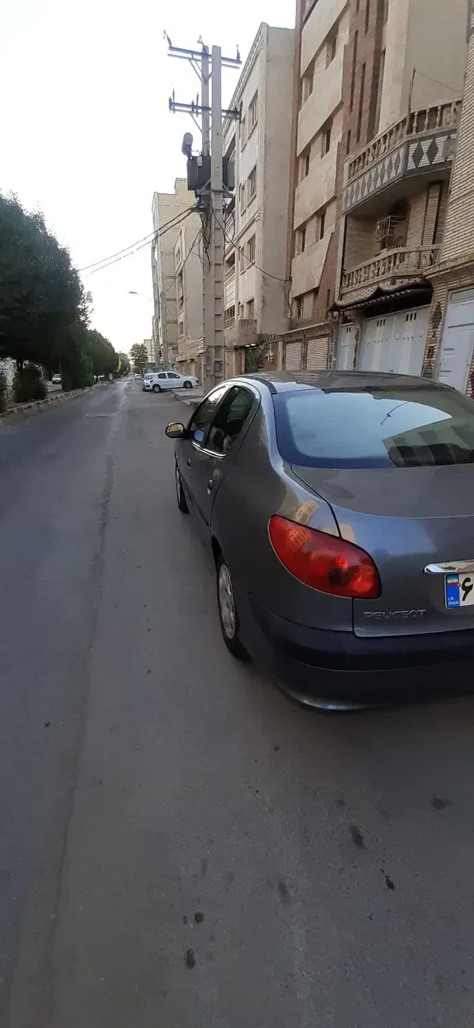 پژو ۲۰۶ صندوق دار v8 - 1394