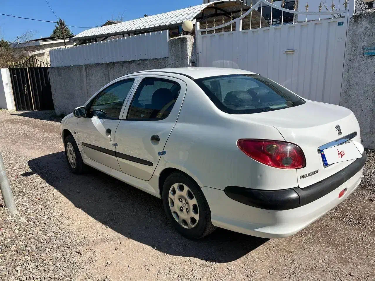 پژو ۲۰۶ صندوق دار v8 - 1391