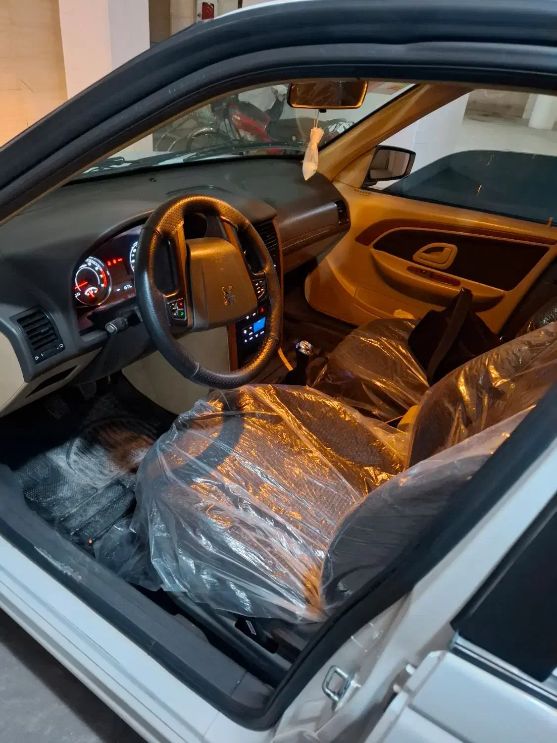 پژو پارس XU7P - 1401