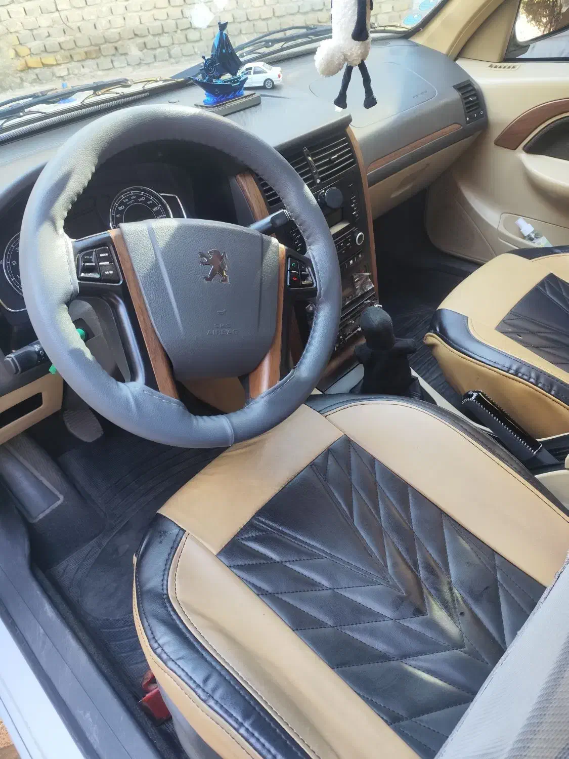 پژو پارس XU7P - 1402