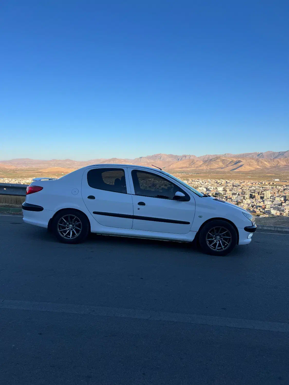 پژو ۲۰۶ صندوق دار v8 - 1394