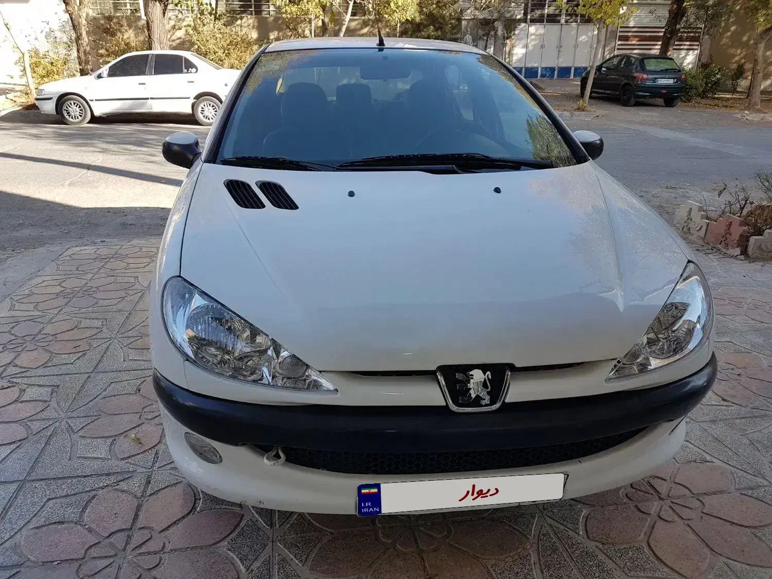 پژو ۲۰۶ صندوق دار v8 - 1390