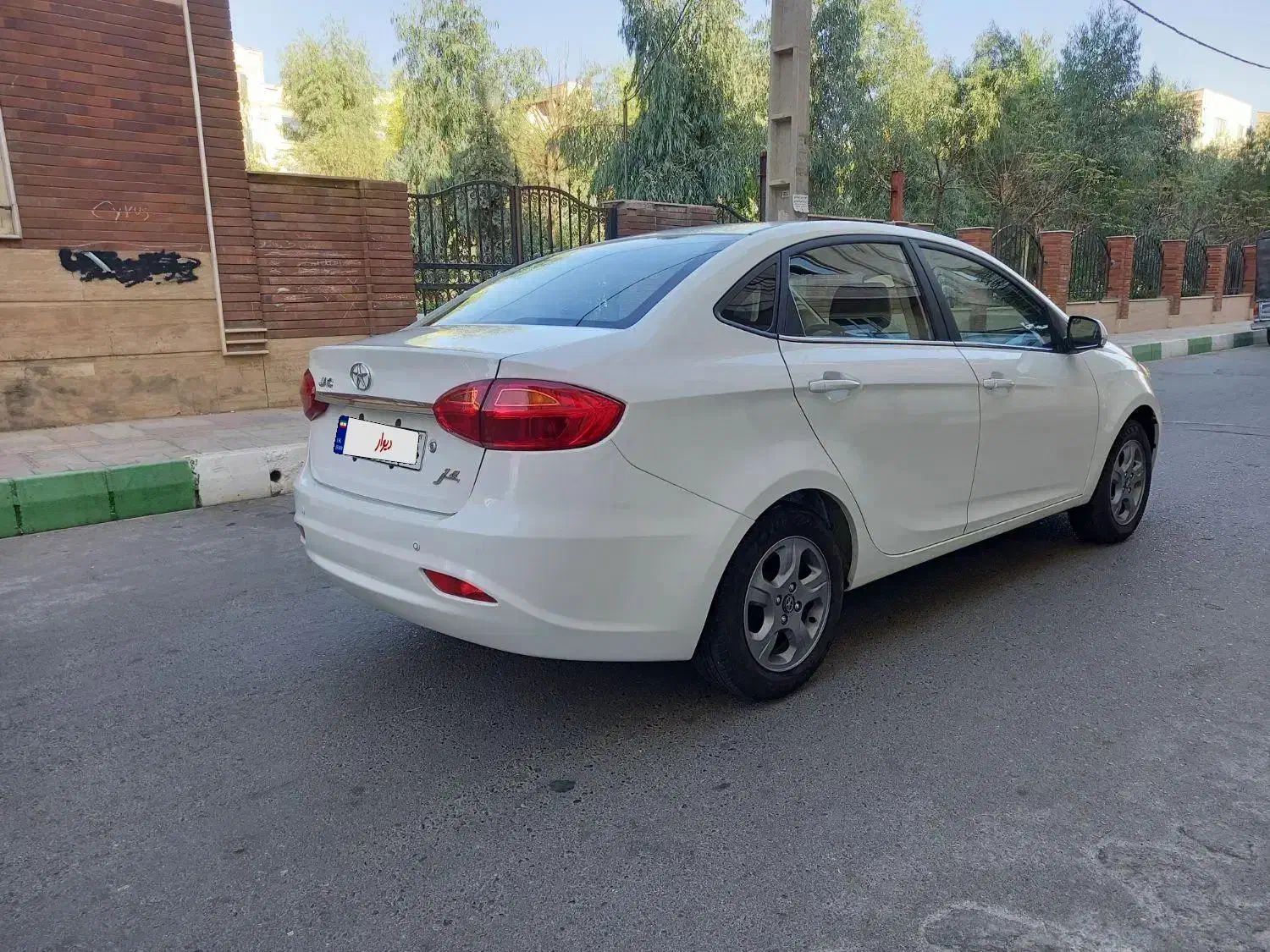 جک J4 اتوماتیک ساده - 1401