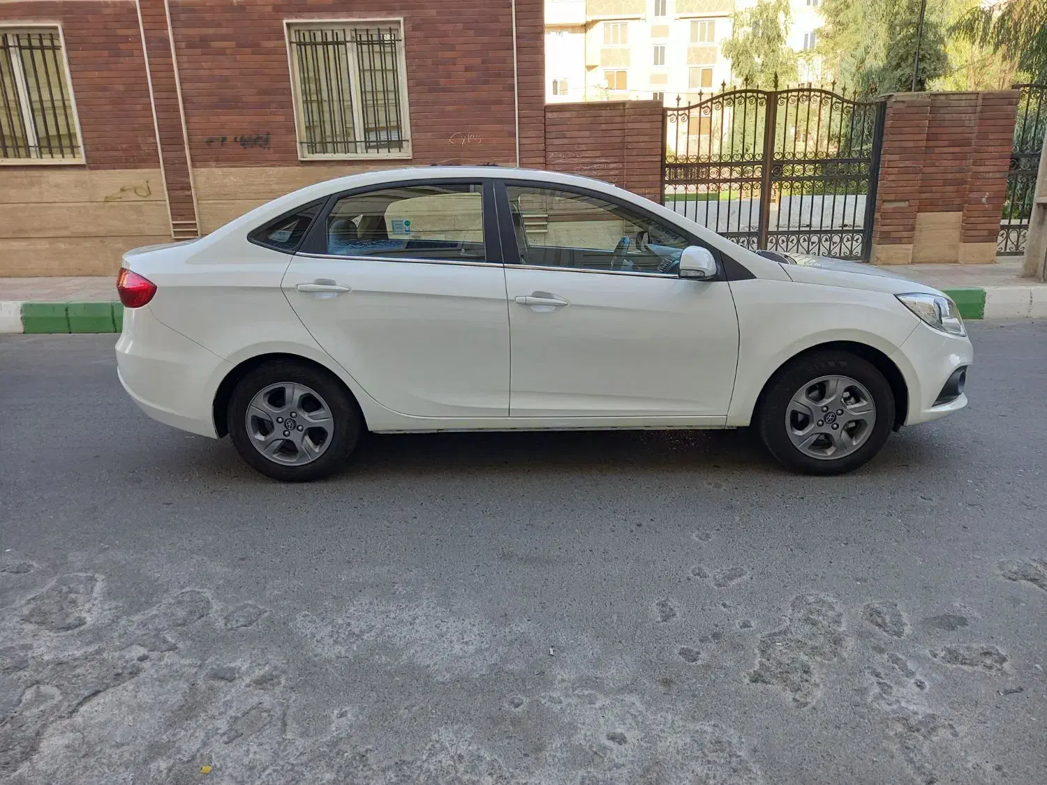 جک J4 اتوماتیک ساده - 1401