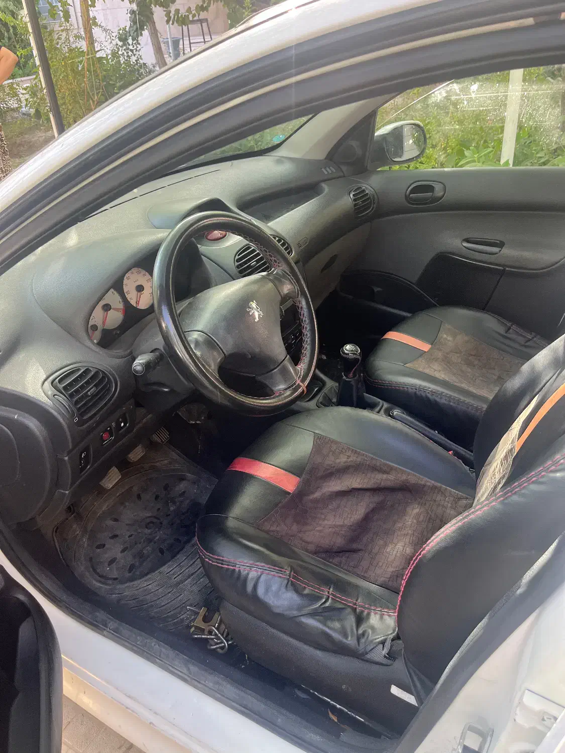 پژو ۲۰۶ صندوق دار v8 - 1395