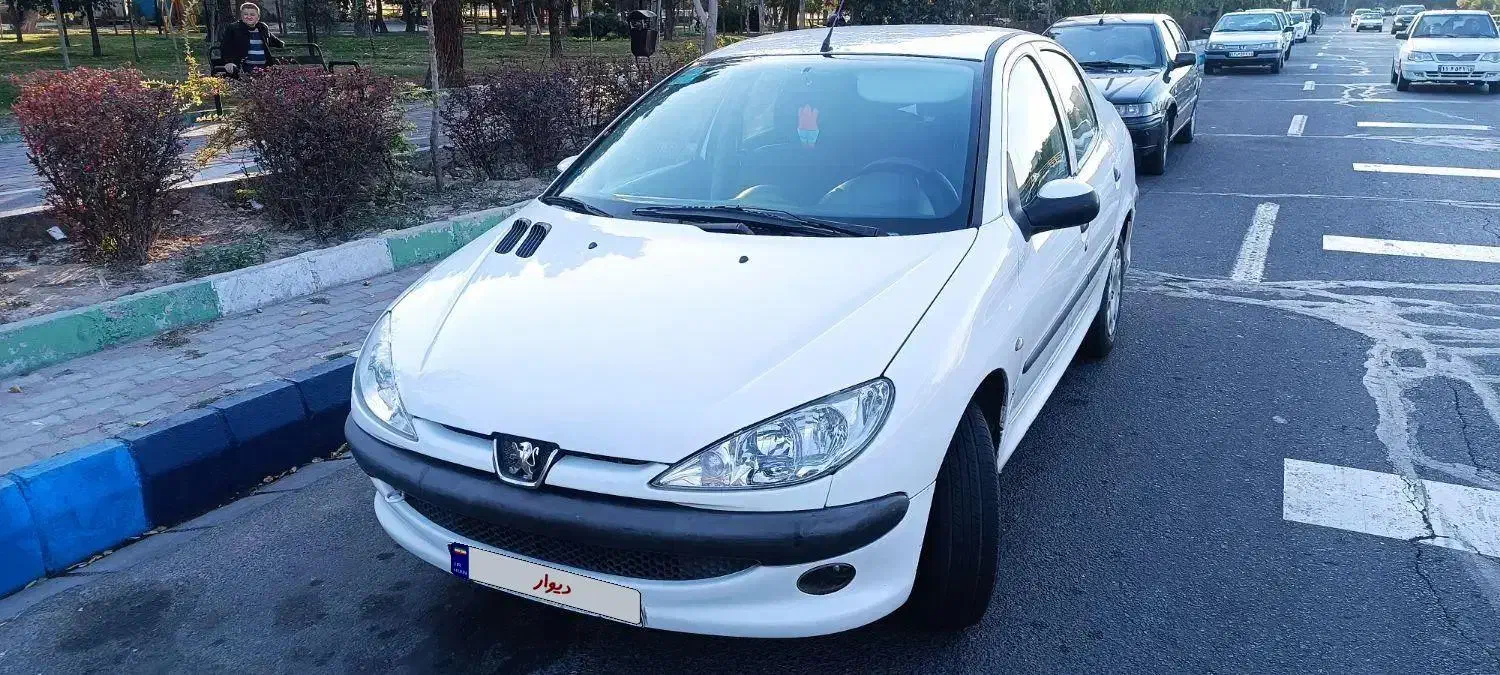 پژو ۲۰۶ صندوق دار v8 - 1396