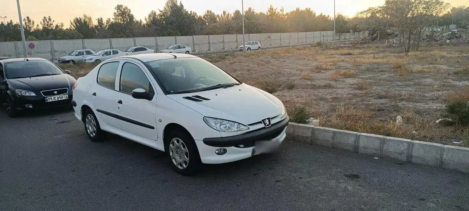 پژو ۲۰۶ صندوق دار v8 - 1396