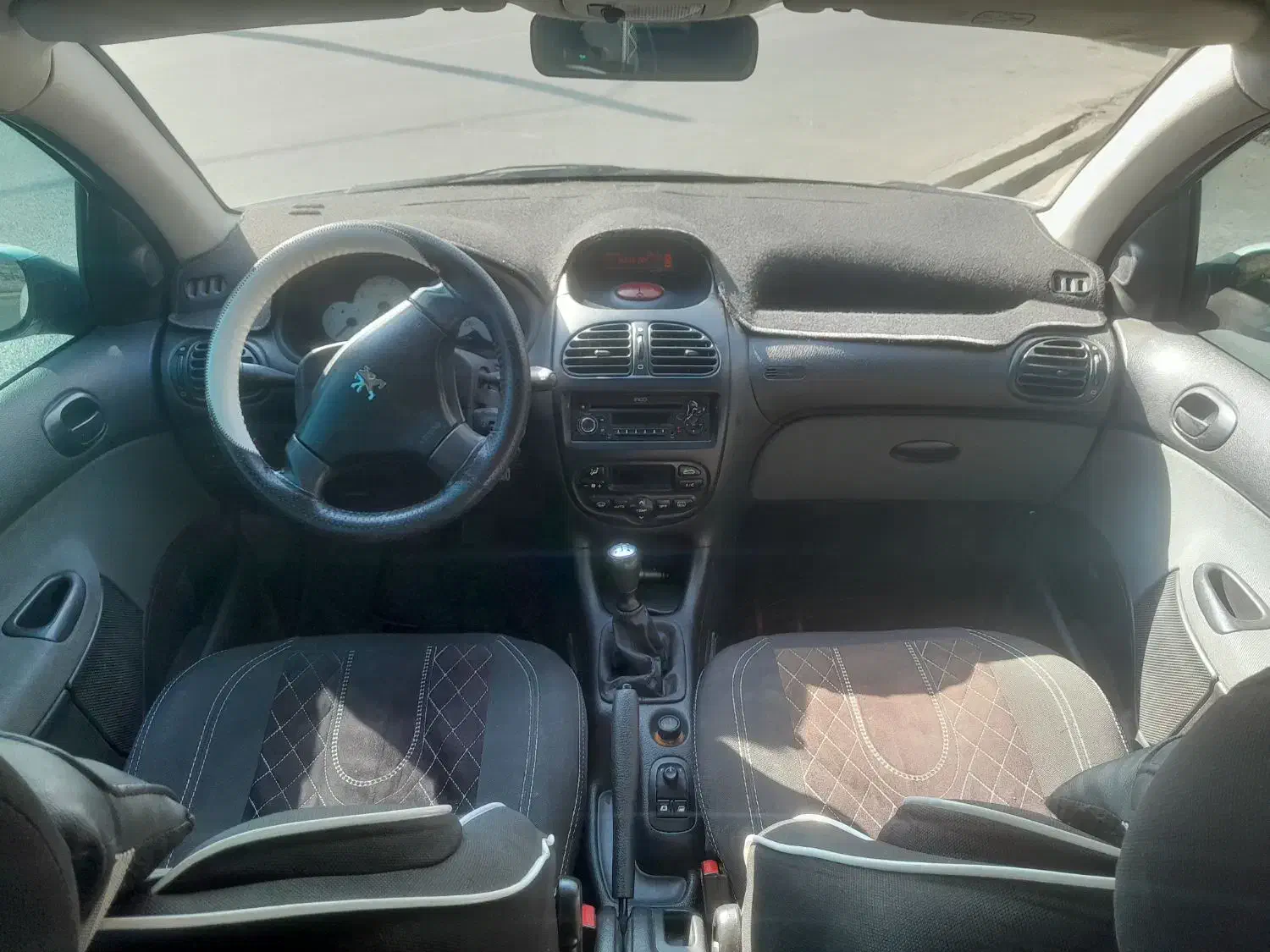 پژو ۲۰۶ صندوق دار v8 - 1397