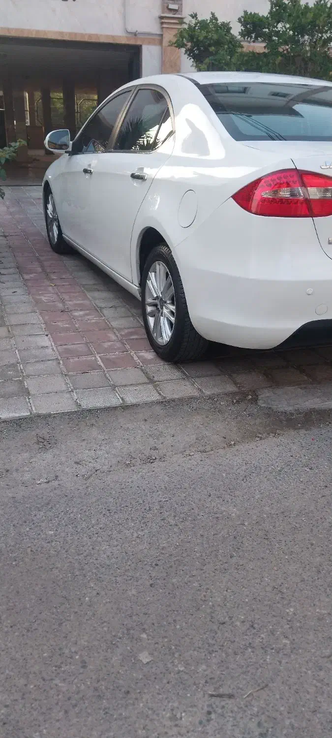 جک J5 اتوماتیک - 1393