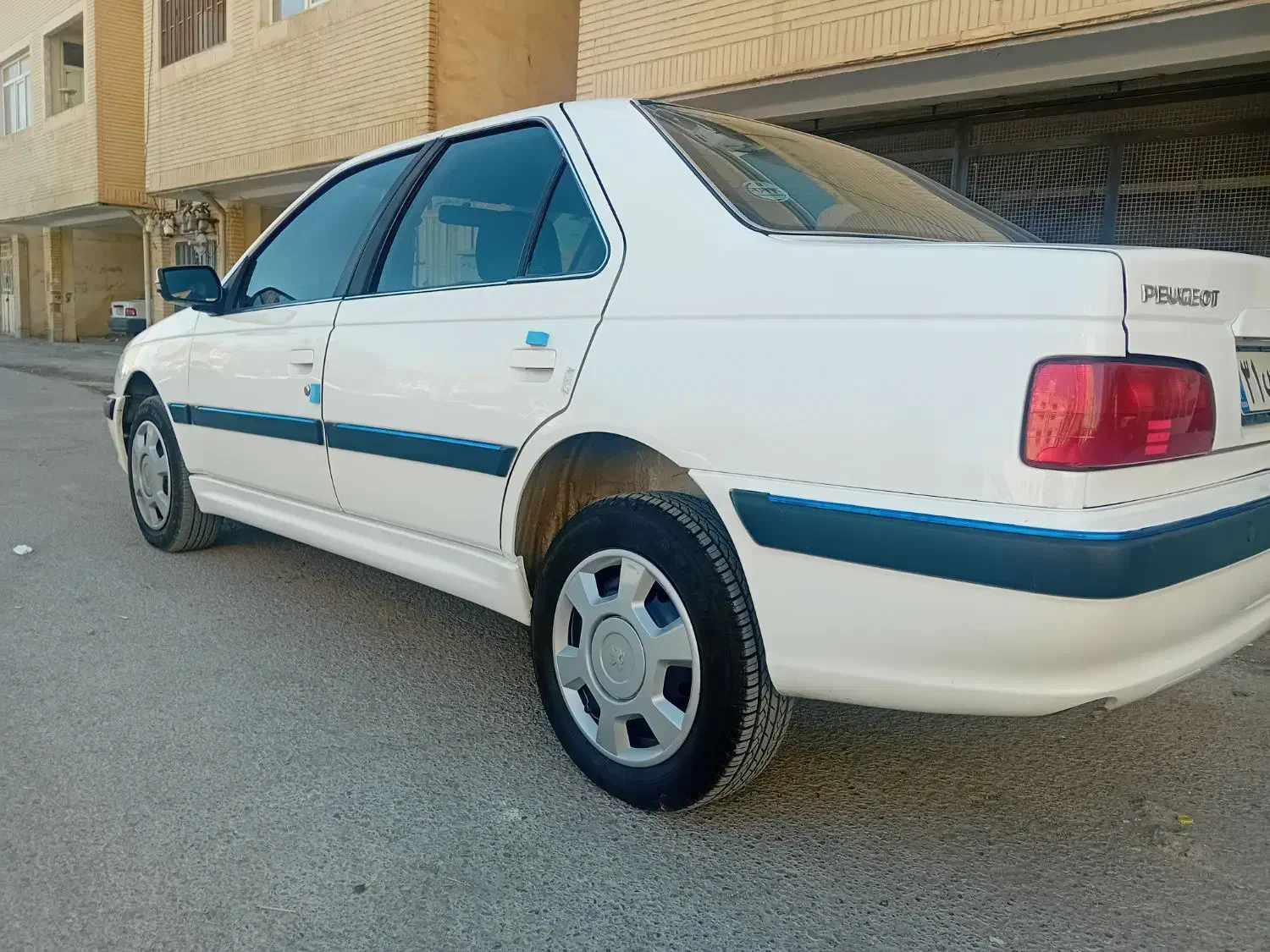 پژو پارس XU7P - 1401