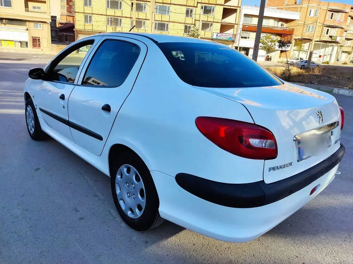 پژو ۲۰۶ صندوق دار v8 - 1396