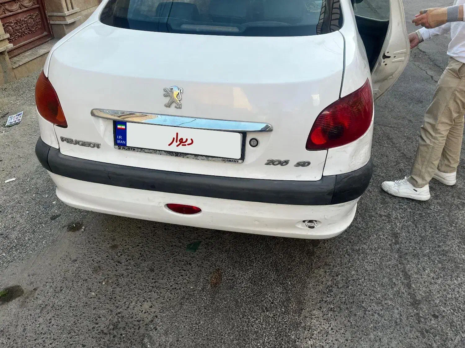 پژو ۲۰۶ صندوق دار v8 - 1390