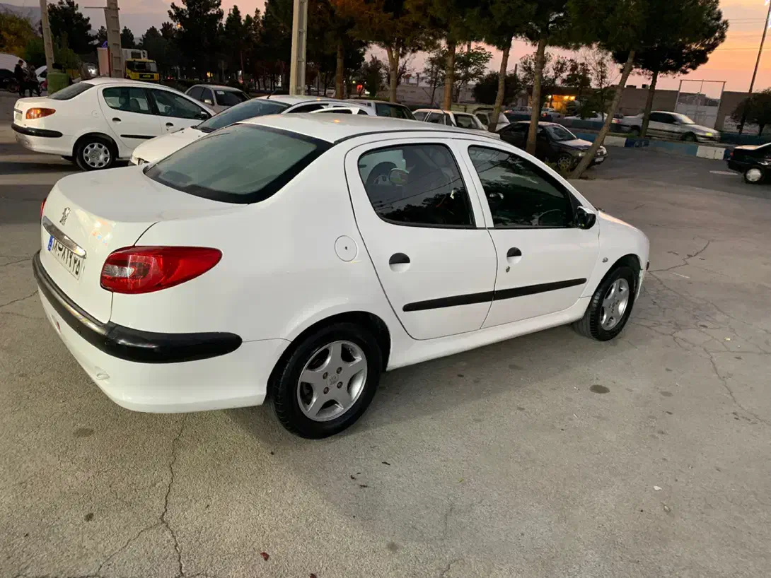 خودرو پژو، ۲۰۶ صندوق دار آگهی ann_20980830