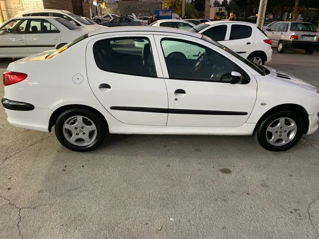 پژو ۲۰۶ صندوق دار v8 - 1394