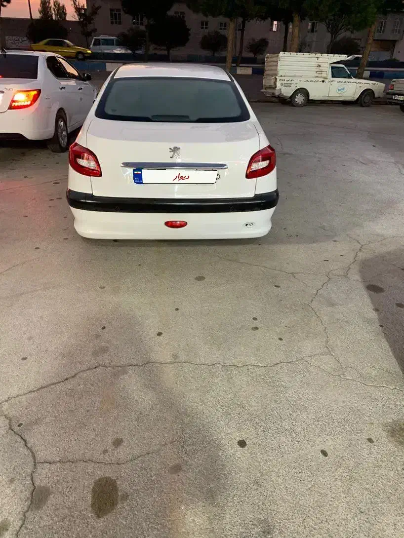 پژو ۲۰۶ صندوق دار v8 - 1394