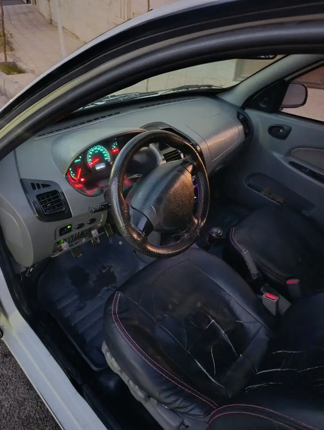 تیبا صندوق دار SX - 1397