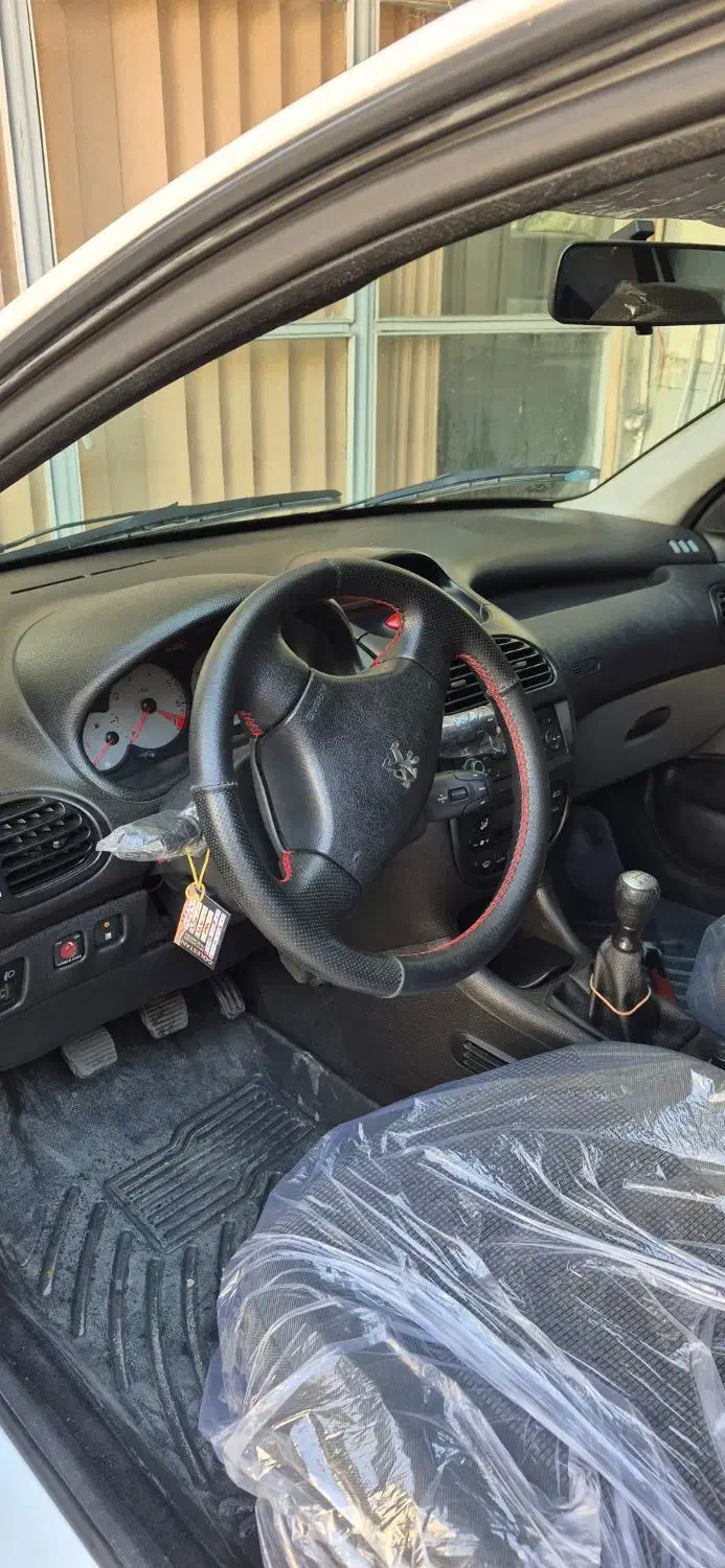 پژو ۲۰۶ صندوق دار v8 - 1394