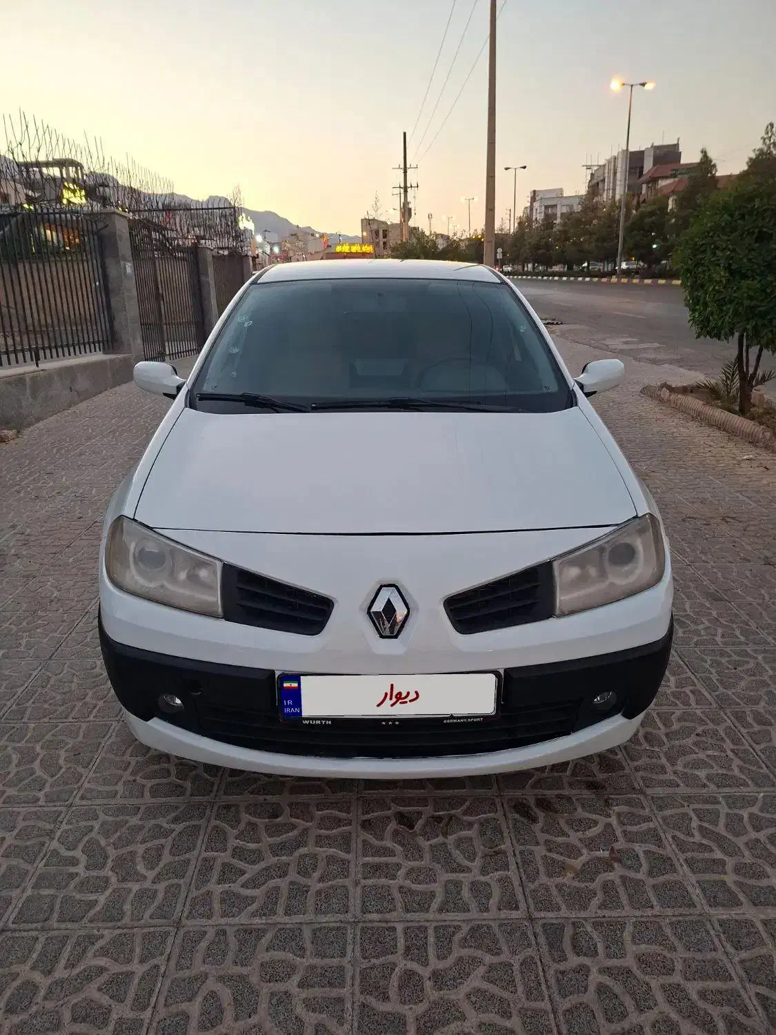 رنو مگان پارس خودرو 1600 E2 - 1391