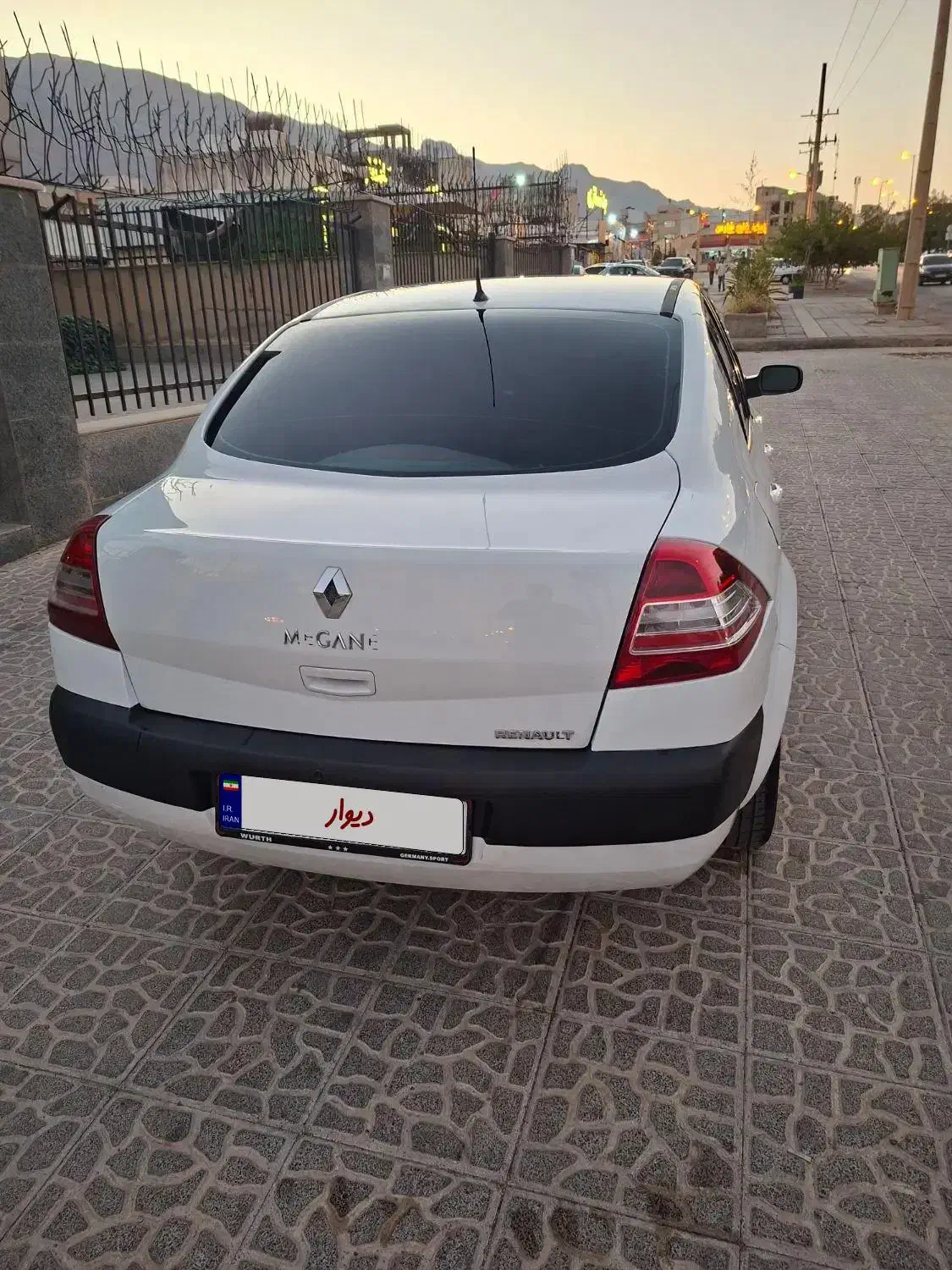 رنو مگان پارس خودرو 1600 E2 - 1391