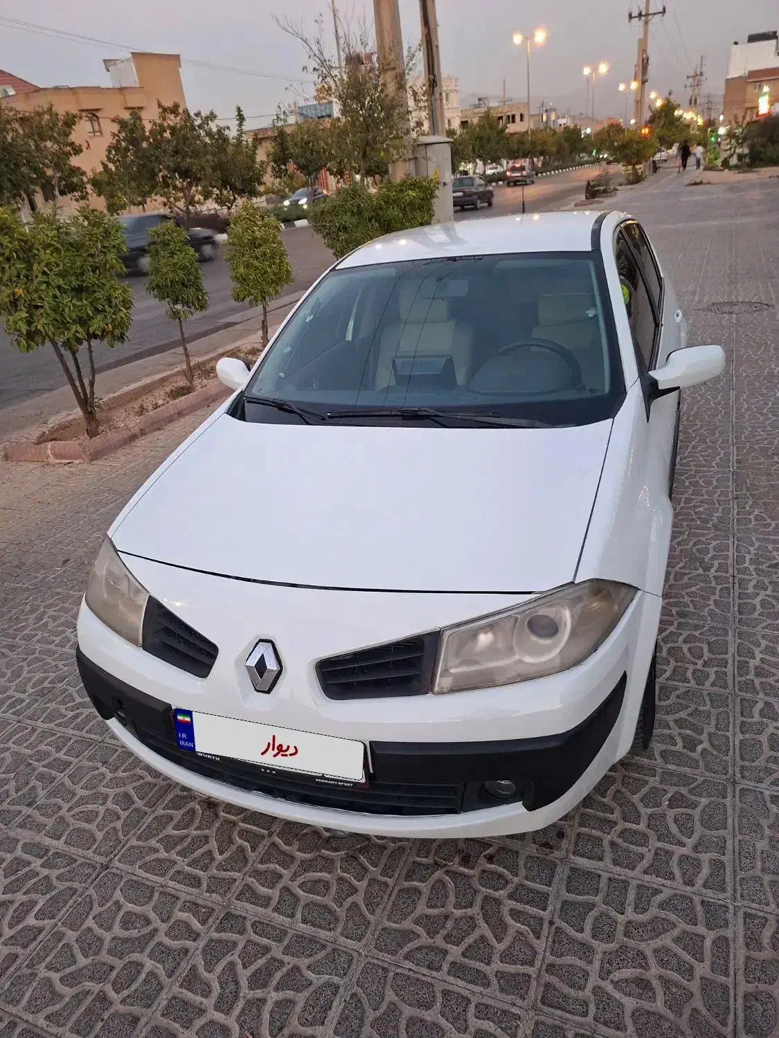 رنو مگان پارس خودرو 1600 E2 - 1391