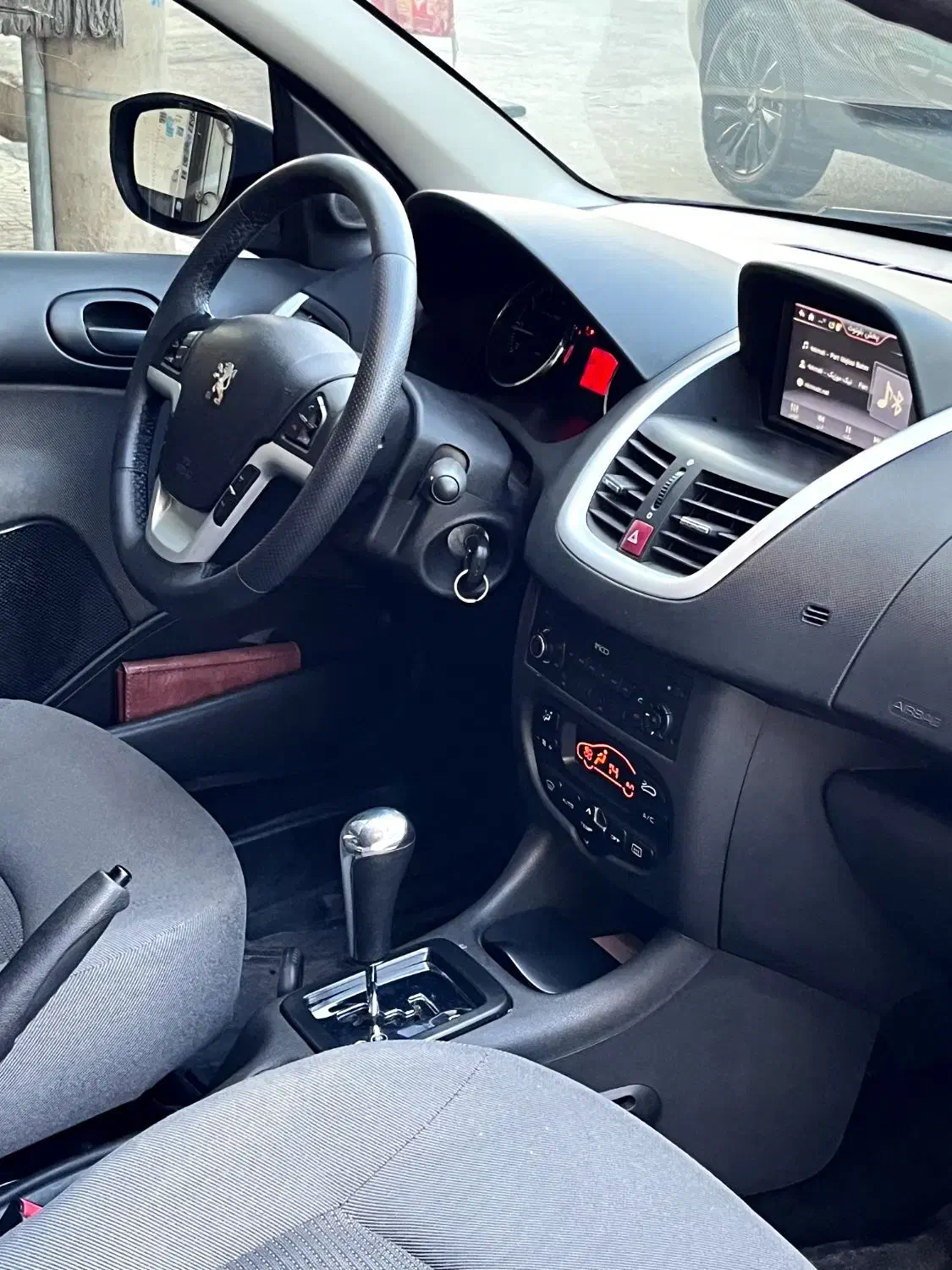 پژو 207 اتوماتیک TU5P - 1403