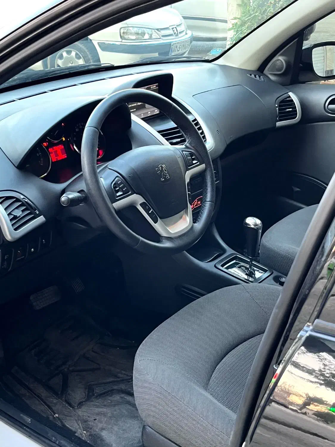 پژو 207 اتوماتیک TU5P - 1403