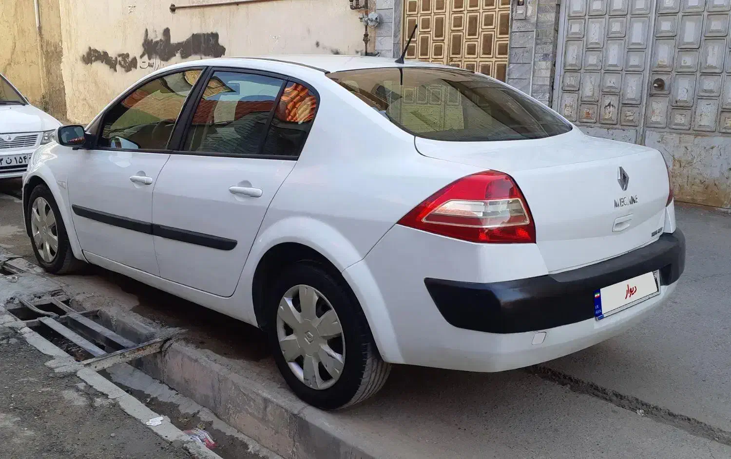 رنو مگان پارس خودرو 1600 E2 - 1391