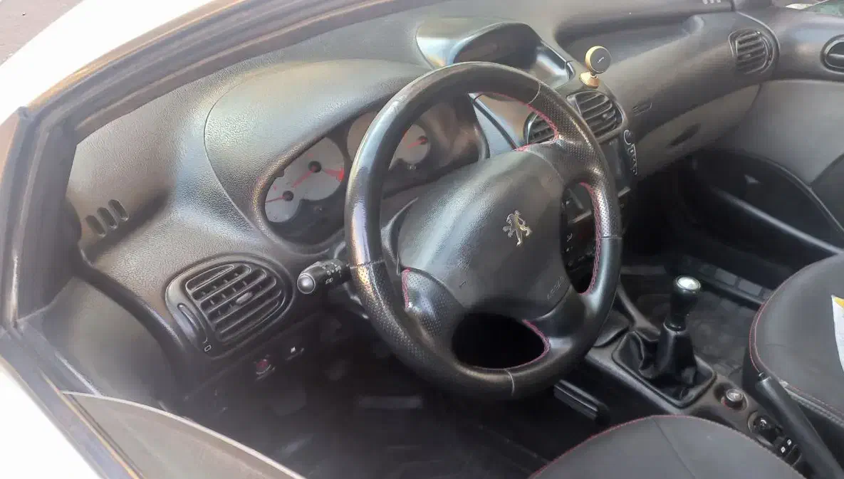 پژو ۲۰۶ صندوق دار v8 - 1391