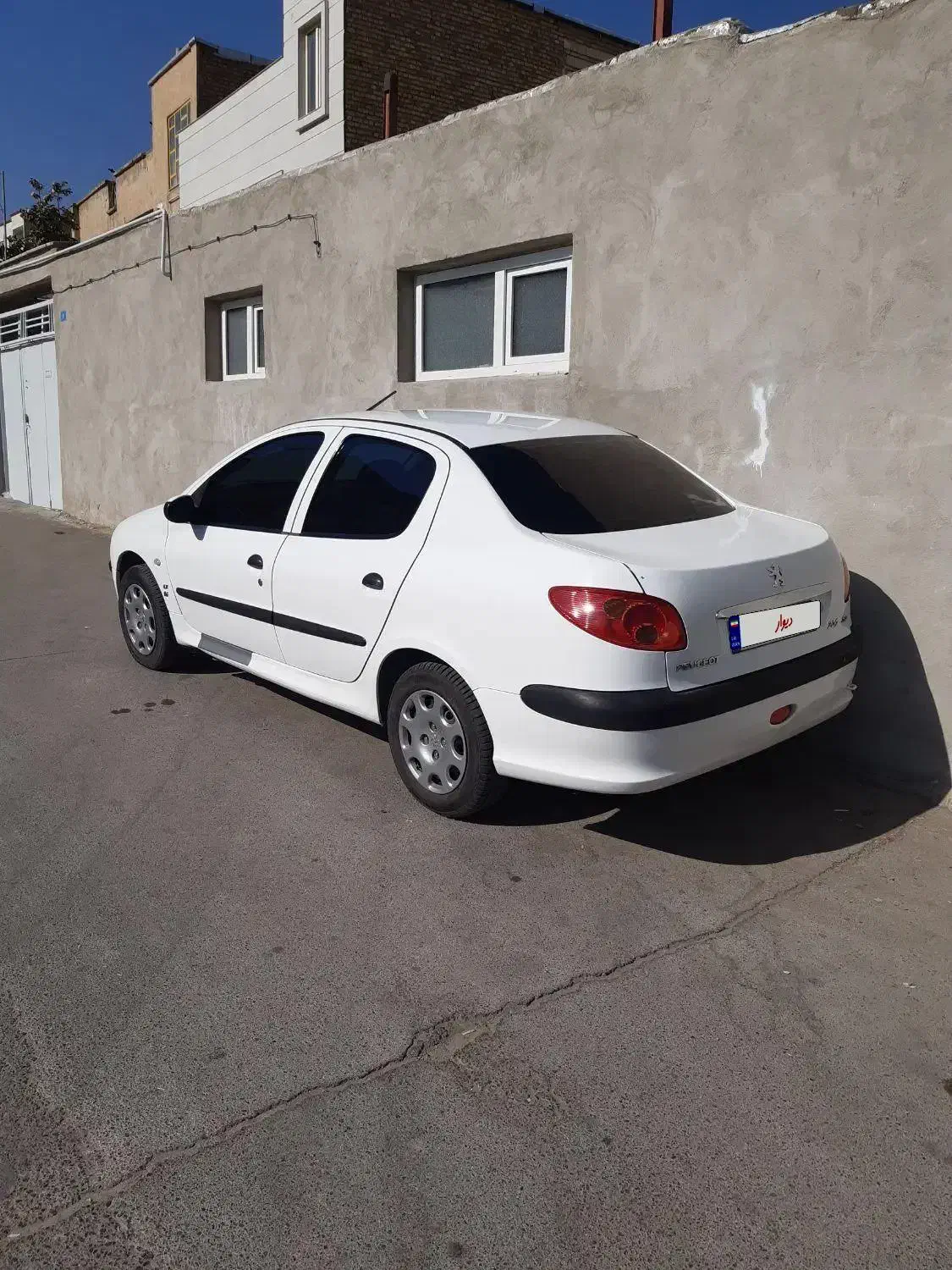 پژو ۲۰۶ صندوق دار v8 - 1395