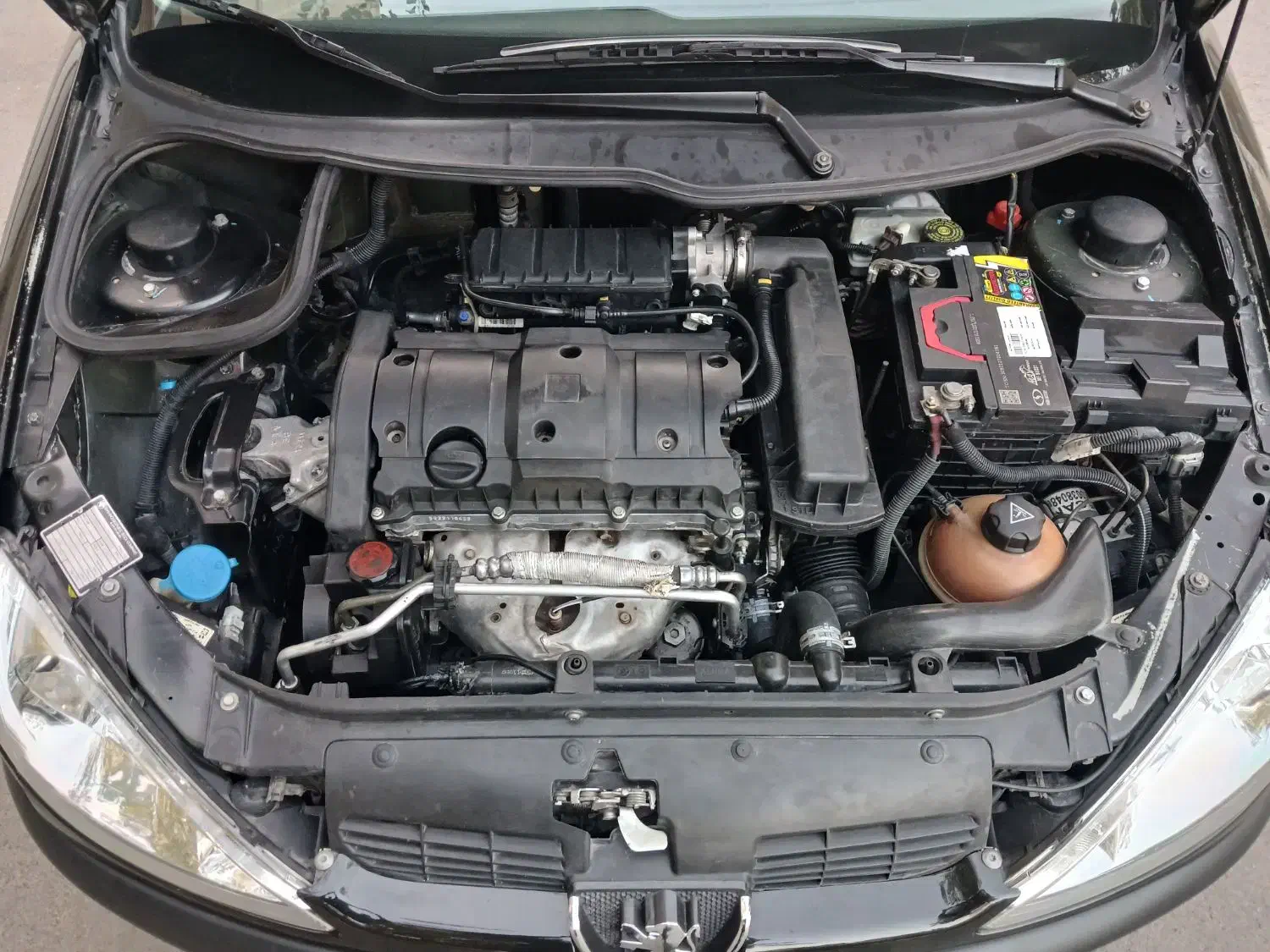 پژو ۲۰۶ صندوق دار v8 - 1394