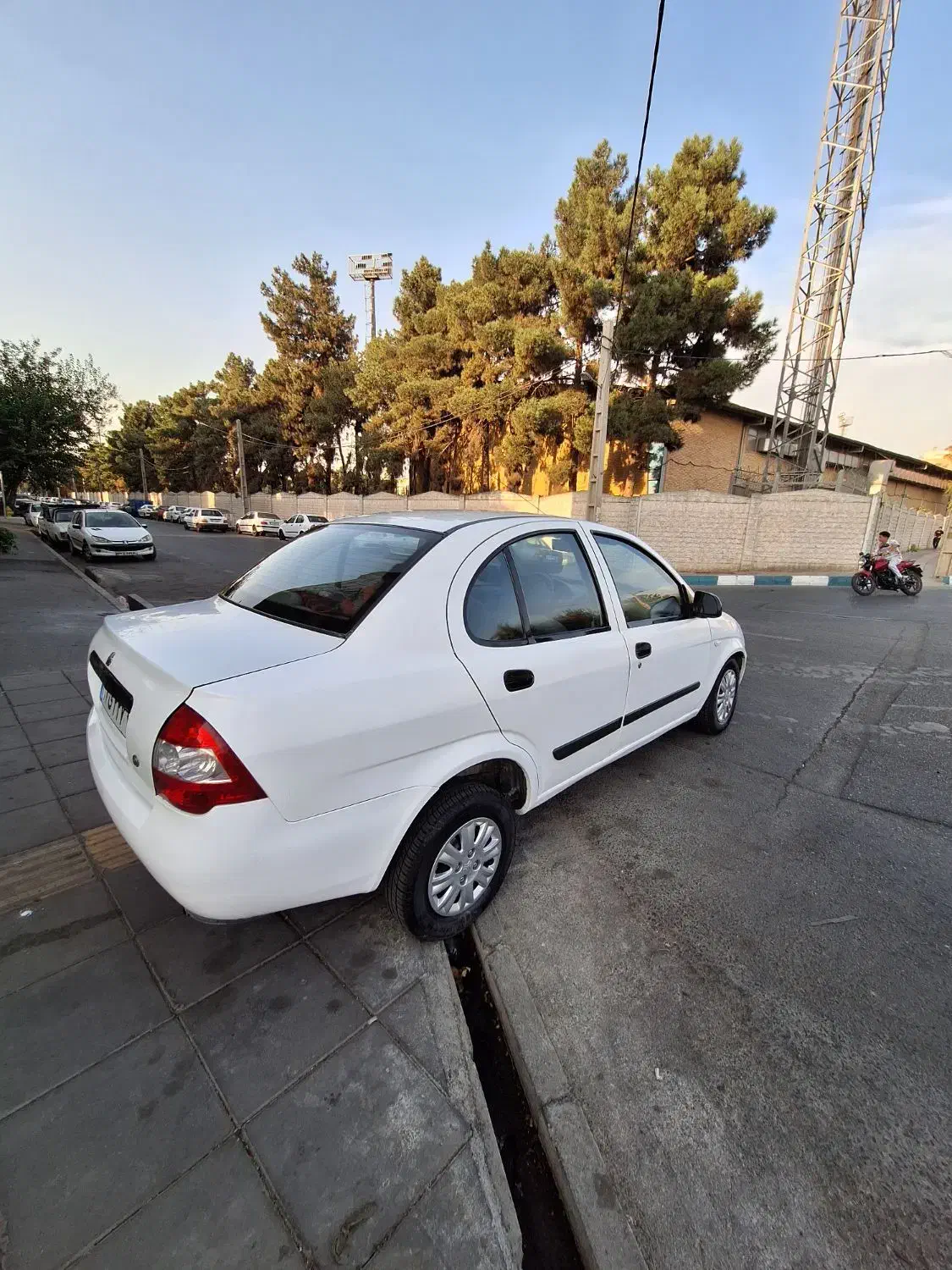 تیبا صندوق دار SX - 1395