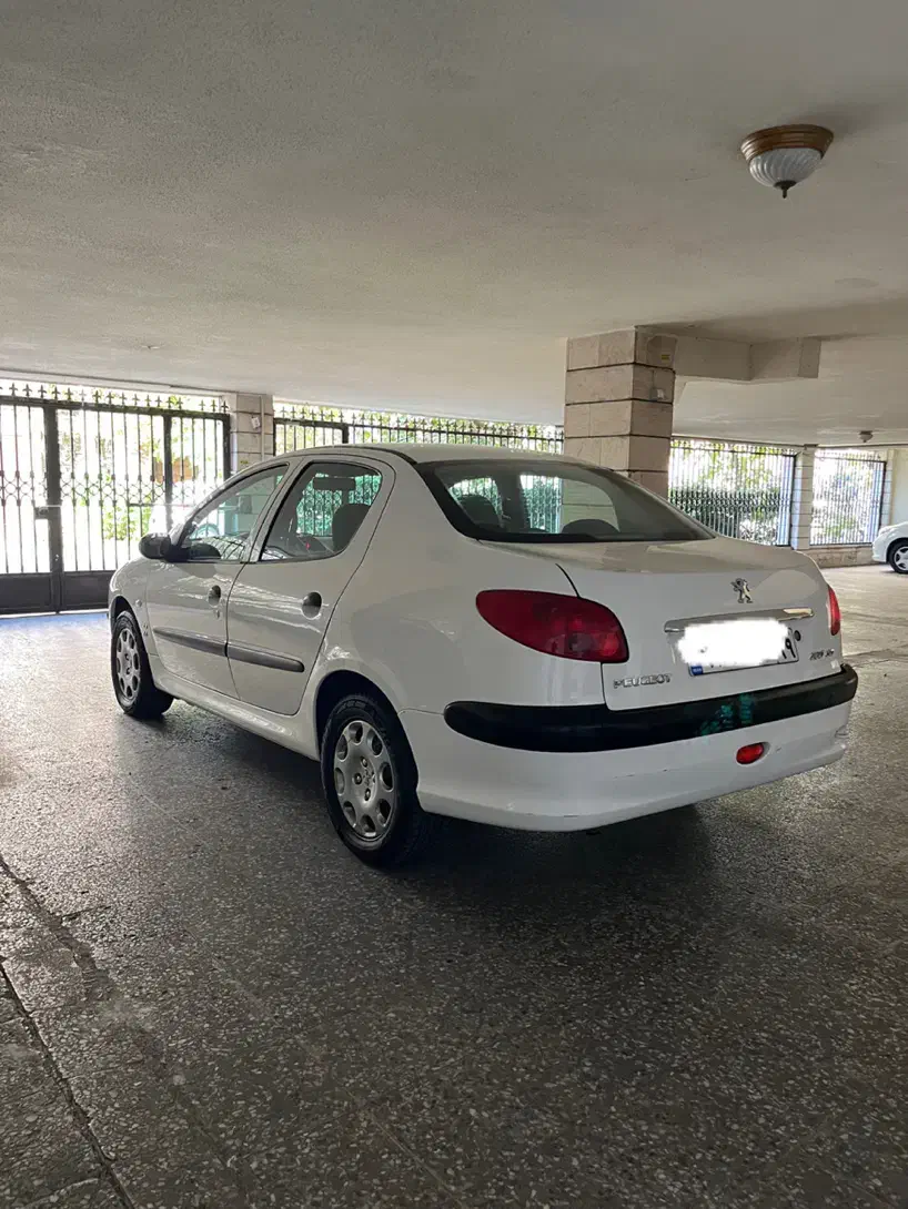 پژو ۲۰۶ صندوق دار v8 - 1396