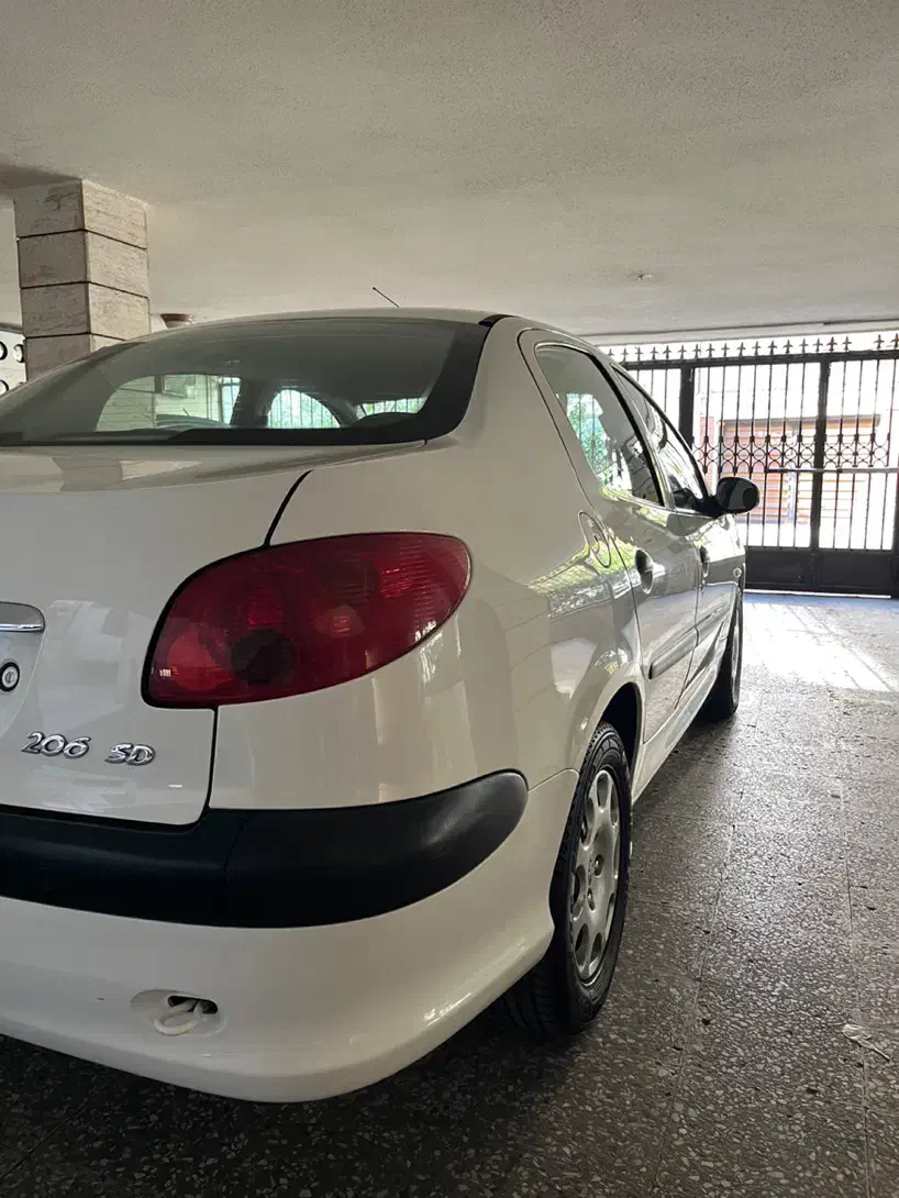 پژو ۲۰۶ صندوق دار v8 - 1396
