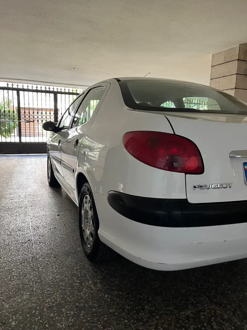 پژو ۲۰۶ صندوق دار v8 - 1396