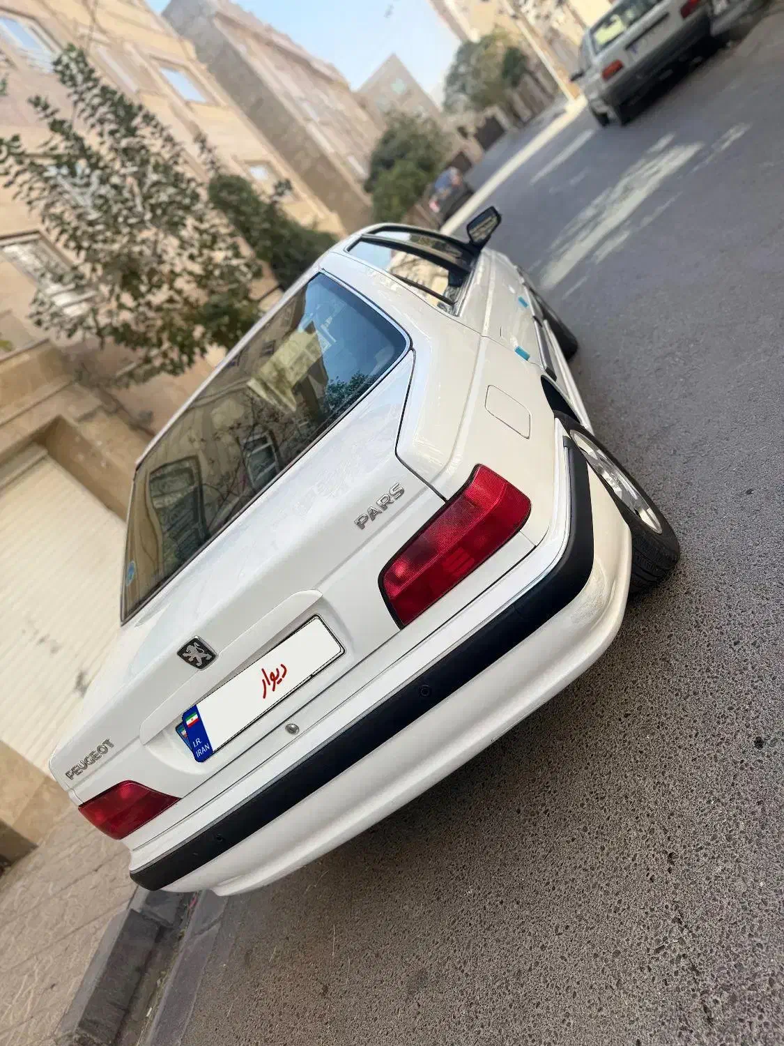 پژو پارس XU7P - 1402