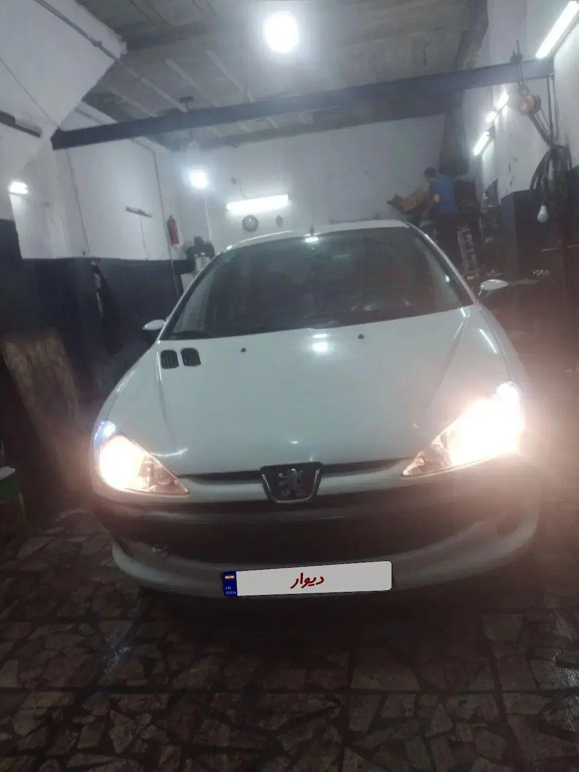 پژو ۲۰۶ صندوق دار v8 - 1393